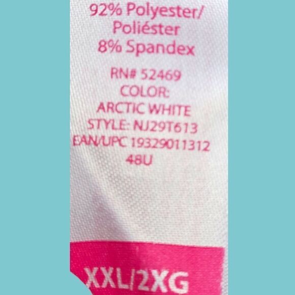 NO BOUNDRIES PLUS SIZE BABE & Hearts Graphic Tee. - Picture 8 of 9